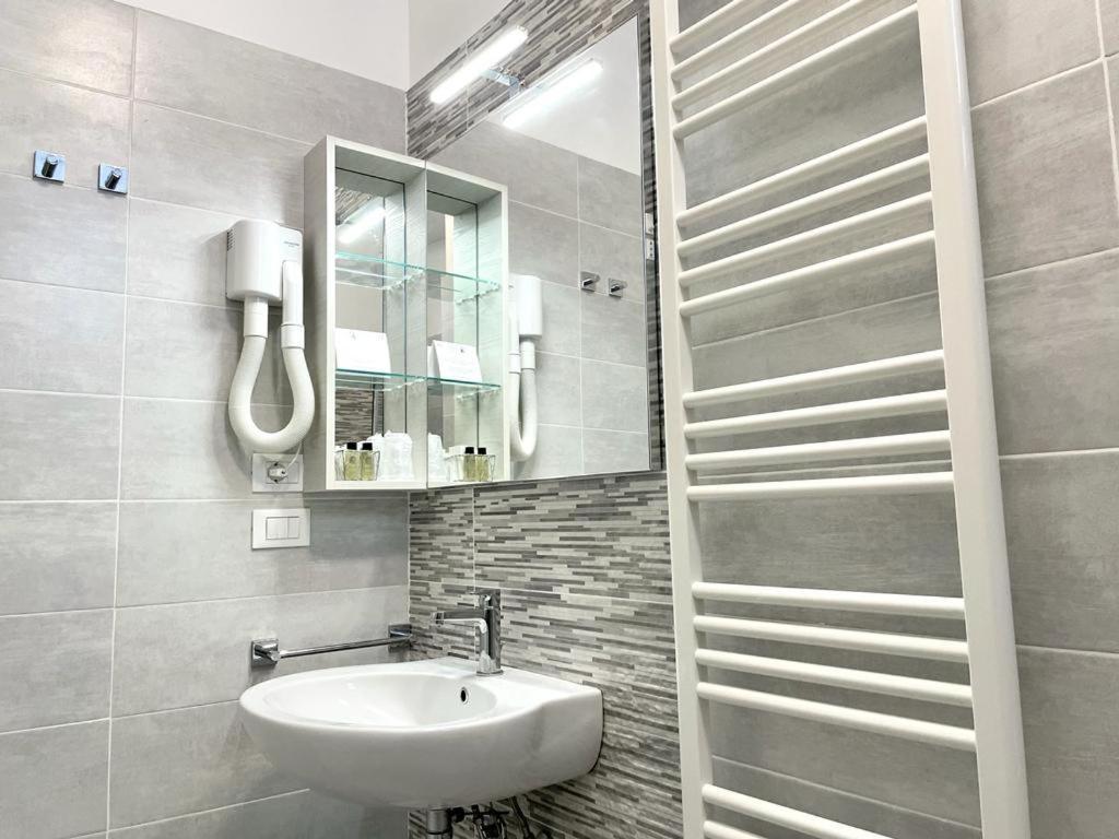 רימיני Residence Hotel Angeli מראה חיצוני תמונה