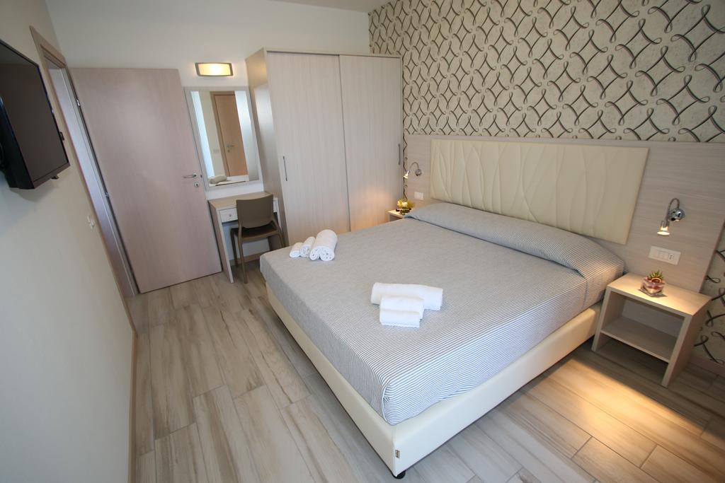 רימיני Residence Hotel Angeli מראה חיצוני תמונה